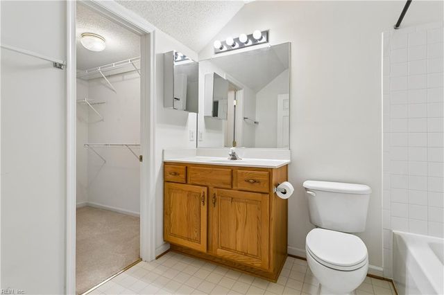 210 Timberline LOOP, Yorktown, VA 23692
