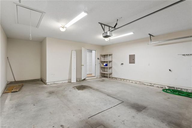210 Timberline LOOP, Yorktown, VA 23692