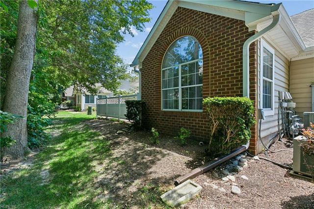210 Timberline LOOP, Yorktown, VA 23692