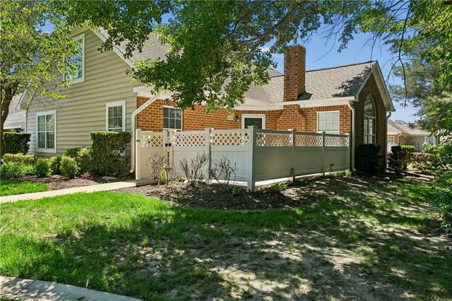 210 Timberline LOOP, Yorktown, VA 23692