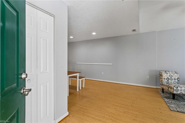 210 Timberline LOOP, Yorktown, VA 23692
