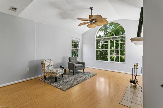210 Timberline LOOP, Yorktown, VA 23692