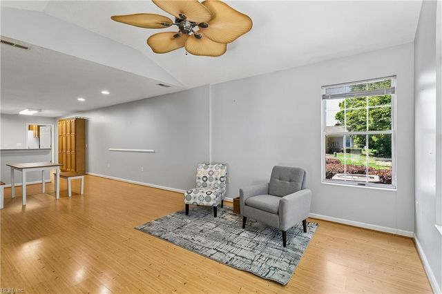 210 Timberline LOOP, Yorktown, VA 23692