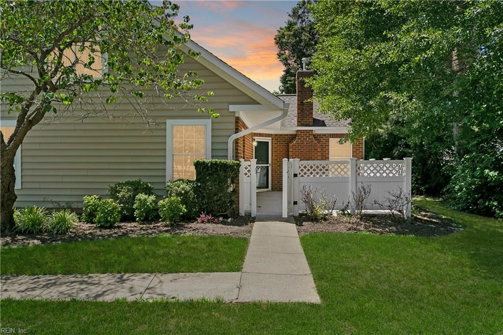 210 Timberline LOOP, Yorktown, VA 23692