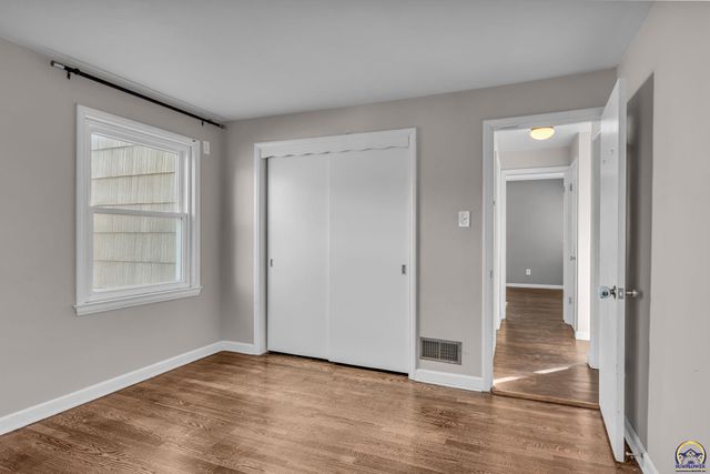 1636 SW Pembroke LN, Topeka, KS 66604