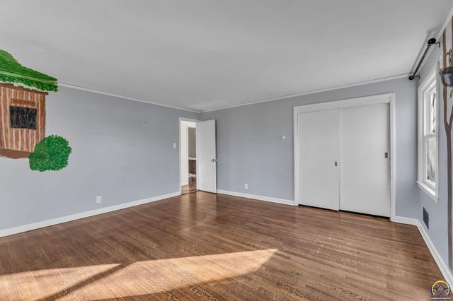 1636 SW Pembroke LN, Topeka, KS 66604