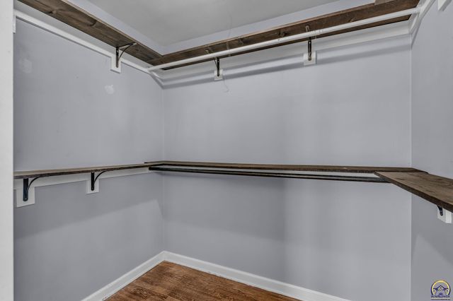 1636 SW Pembroke LN, Topeka, KS 66604