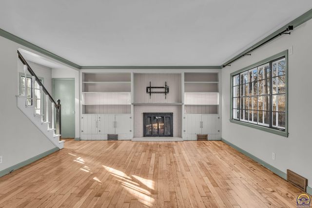 1636 SW Pembroke LN, Topeka, KS 66604