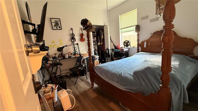 3204 E MOHAWK AVENUE, Tampa, FL 33610