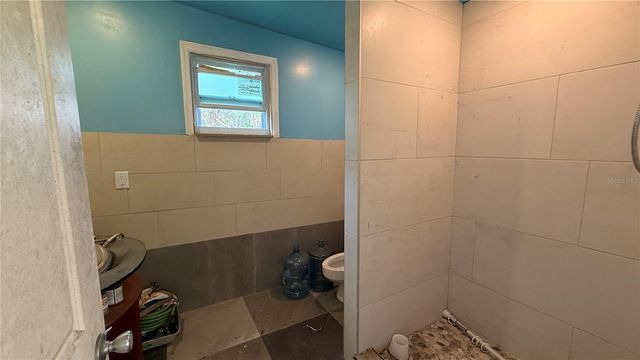 3204 E MOHAWK AVENUE, Tampa, FL 33610