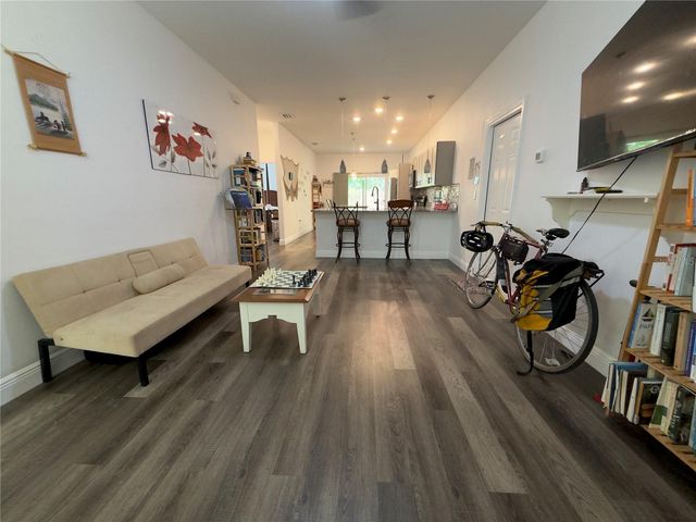 3204 E MOHAWK AVENUE, Tampa, FL 33610