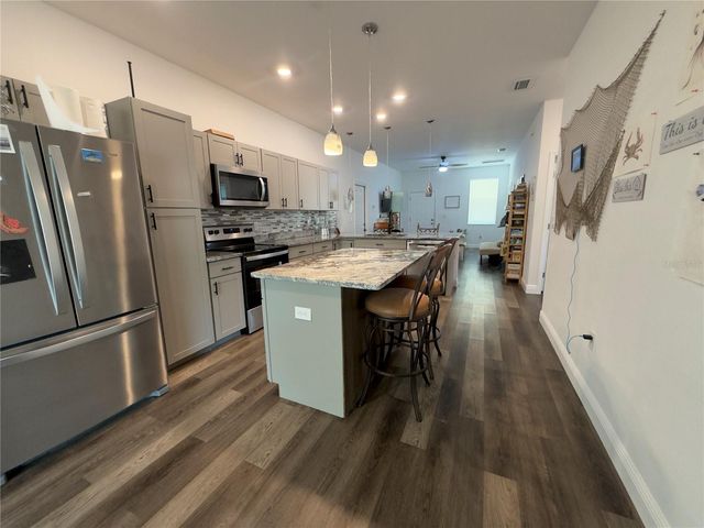 3204 E MOHAWK AVENUE, Tampa, FL 33610