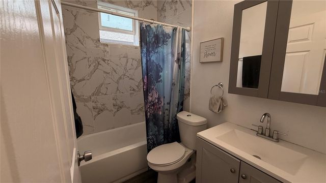 3204 E MOHAWK AVENUE, Tampa, FL 33610