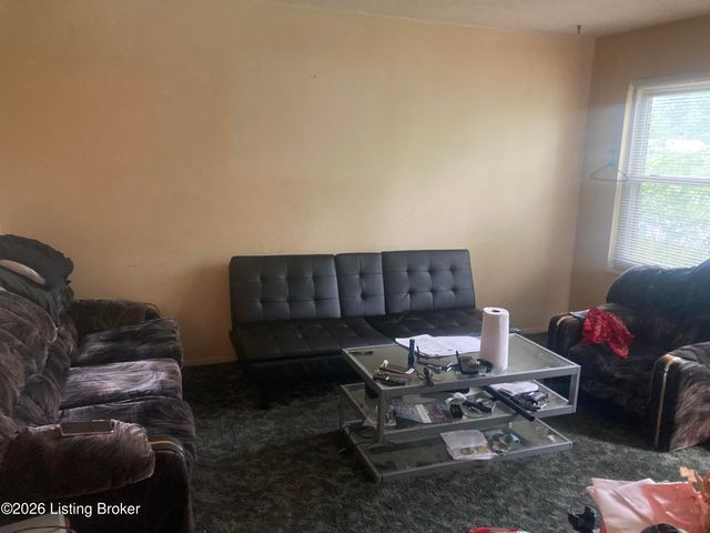 9722 Scarborough Ave, Louisville, KY 40272