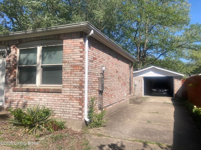 9722 Scarborough Ave, Louisville, KY 40272