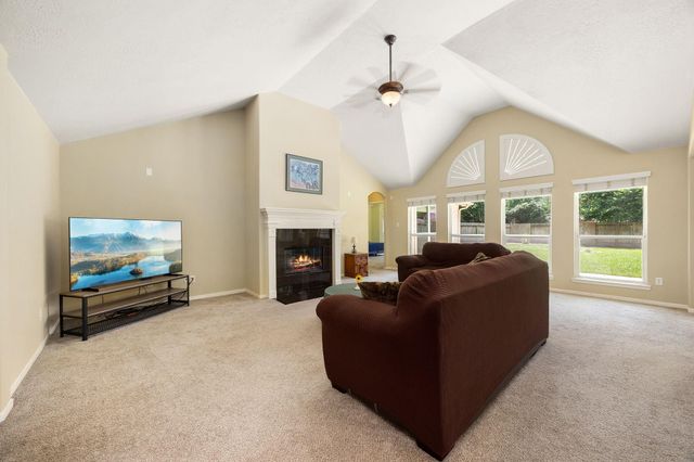 170 W Drifting Shadows Circle, Conroe, TX 77385