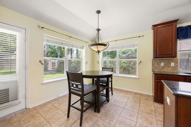 170 W Drifting Shadows Circle, Conroe, TX 77385
