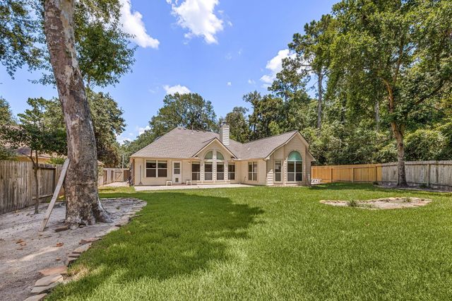170 W Drifting Shadows Circle, Conroe, TX 77385