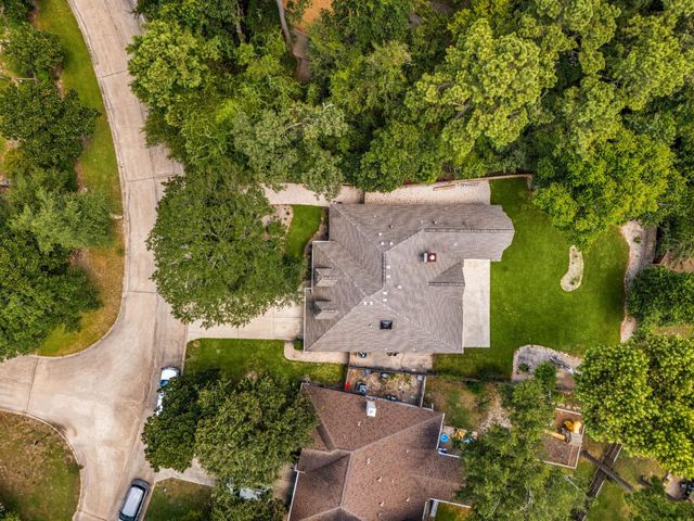 170 W Drifting Shadows Circle, Conroe, TX 77385