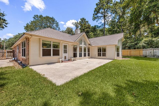 170 W Drifting Shadows Circle, Conroe, TX 77385