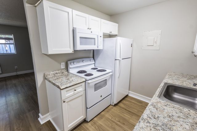 417 N E Street 36, Lake Worth Beach, FL 33460