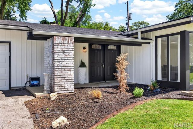 12555 Pepperwood Drive, St Louis, MO 63146
