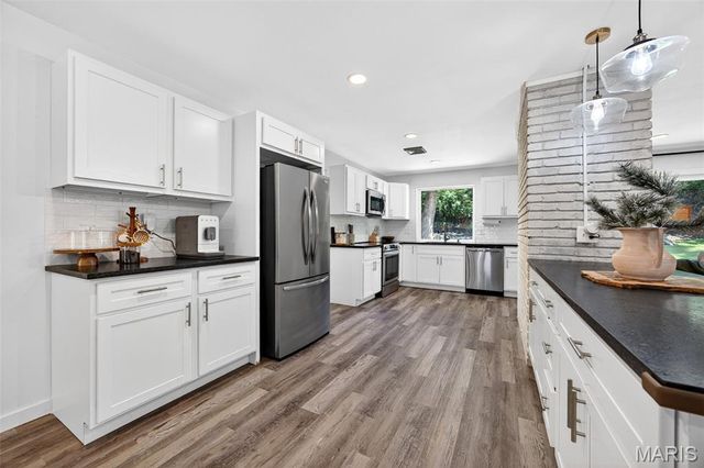 12555 Pepperwood Drive, St Louis, MO 63146