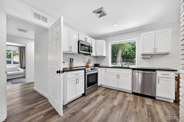 12555 Pepperwood Drive, St Louis, MO 63146