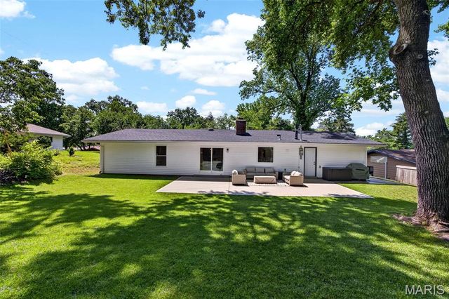 12555 Pepperwood Drive, St Louis, MO 63146