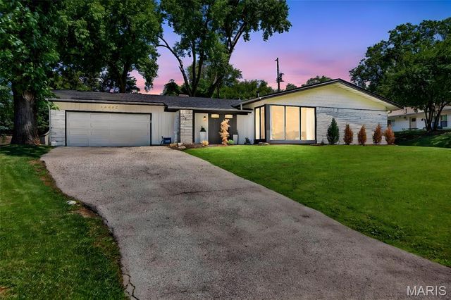 12555 Pepperwood Drive, St Louis, MO 63146