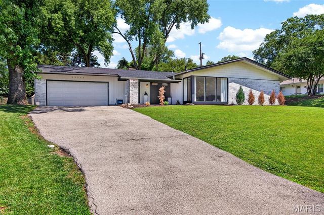12555 Pepperwood Drive, St Louis, MO 63146