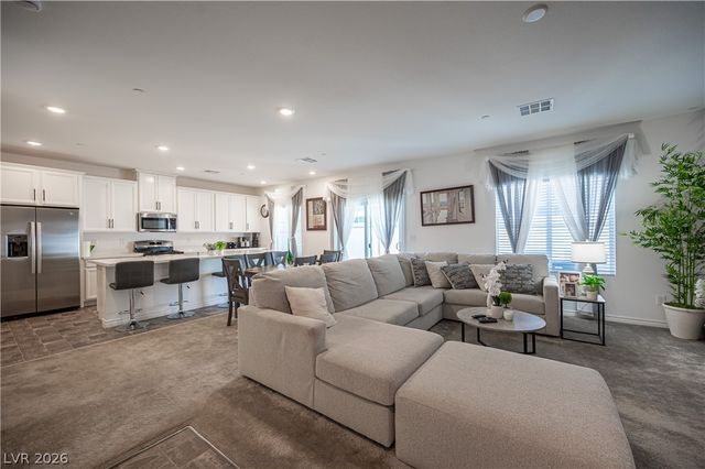 7228 North Decatur Boulevard 4, Las Vegas, NV 89131