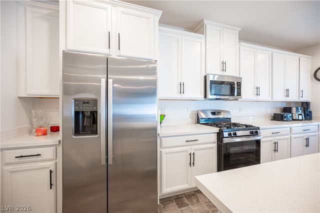 7228 North Decatur Boulevard 4, Las Vegas, NV 89131