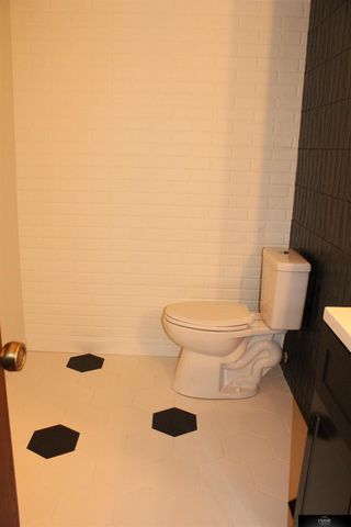 2909 S 160 Plaza, Omaha, NE 68130