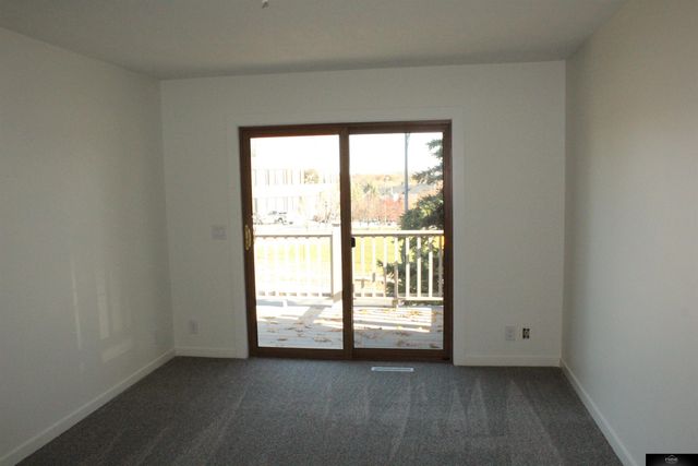 2909 S 160 Plaza, Omaha, NE 68130