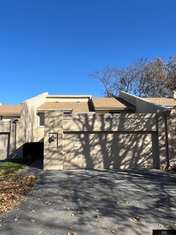 2909 S 160 Plaza, Omaha, NE 68130