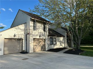 687 Rowelyn Avenue, Sheffield Lake, OH 44054