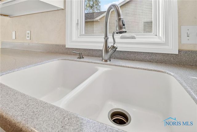 26336 E Wexford Drive, Perrysburg, OH 43551