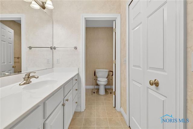 26336 E Wexford Drive, Perrysburg, OH 43551