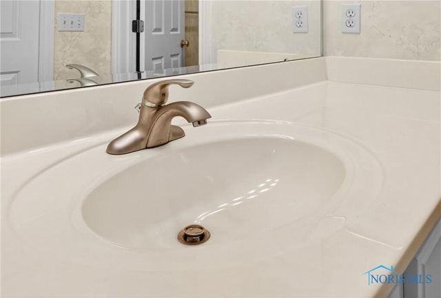 26336 E Wexford Drive, Perrysburg, OH 43551