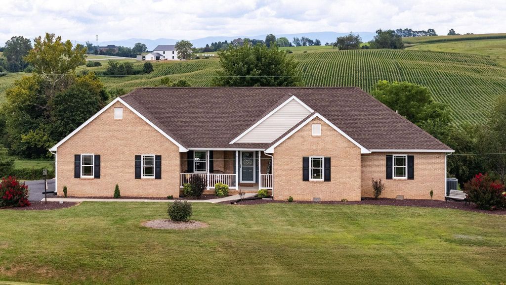 1550 CHRISTIANS CREEK RD, Staunton, VA 24401