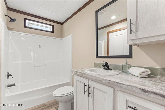 9 Hamilton Ave, Englewood, TN 37329