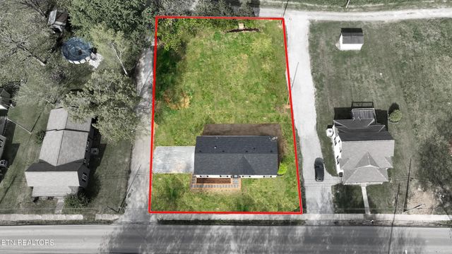 9 Hamilton Ave, Englewood, TN 37329