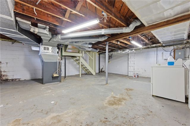 1027 Venice Ave, East Mckeesport, PA 15035