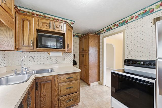 1027 Venice Ave, East Mckeesport, PA 15035