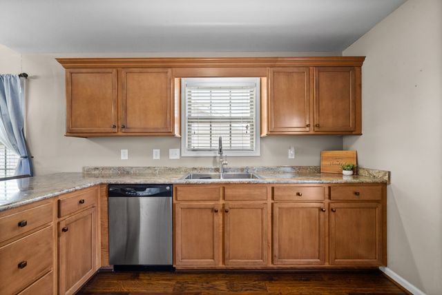 1640 Buchanon Dr, Clarksville, TN 37042