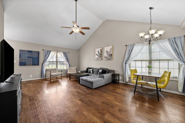 1640 Buchanon Dr, Clarksville, TN 37042