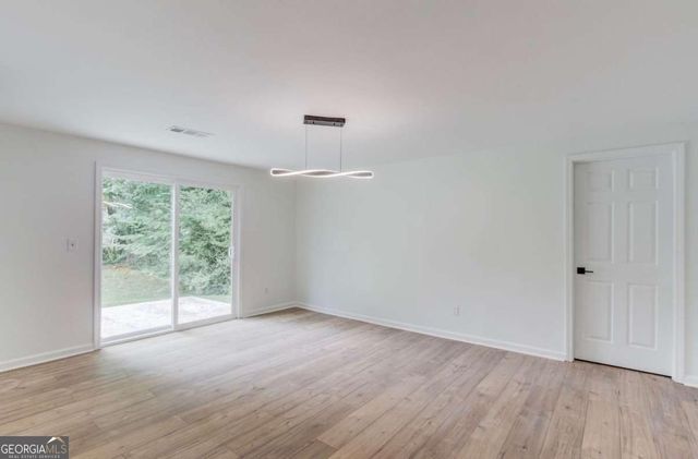 5266 Long Green Lane, Stone Mountain, GA 30088