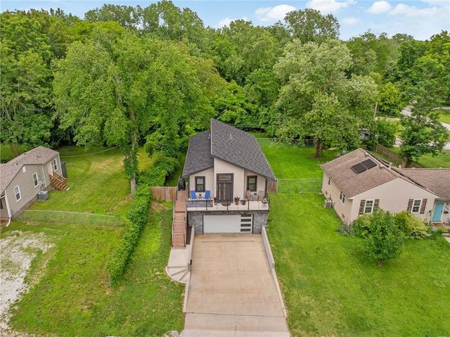 9325 Walnut Street, Kansas City, MO 64114