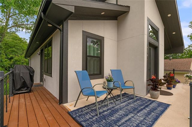 9325 Walnut Street, Kansas City, MO 64114